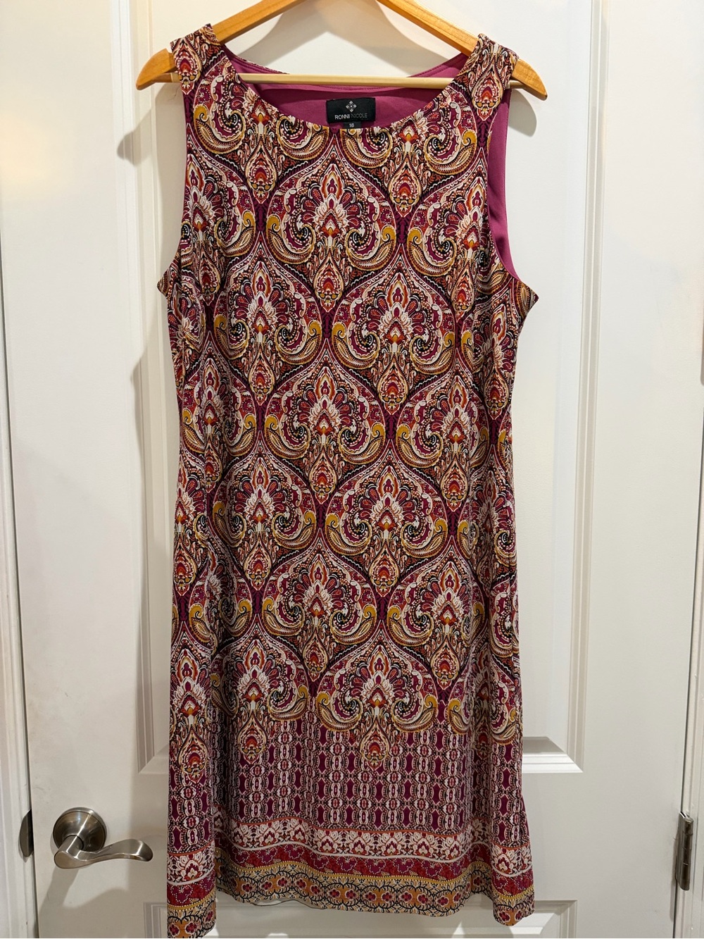 Ronni‎ Nicole Sleeveless Paisley Sheath Dress Women’s Size 16 Burgundy Stretch